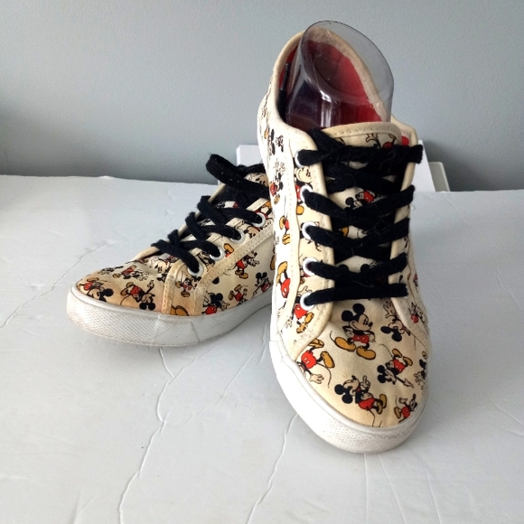 Disney Mickey Mouse and Friends lace up canvas sneakers size 7 women - Picture 1 of 9